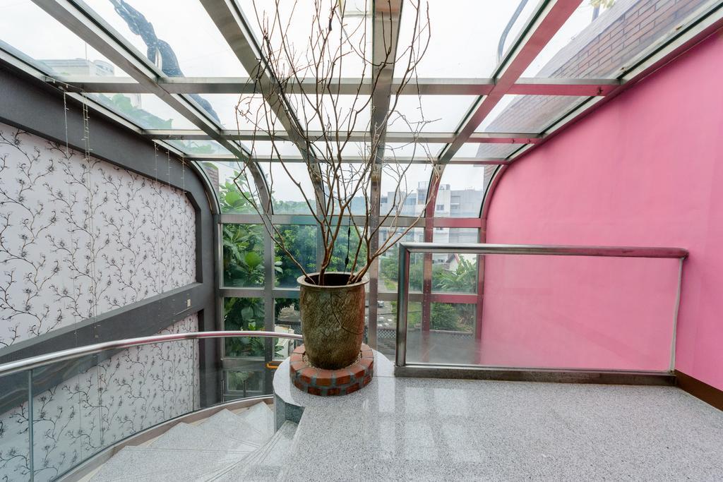 Owl Castle Bed & Breakfast Kota Hualien Bagian luar foto