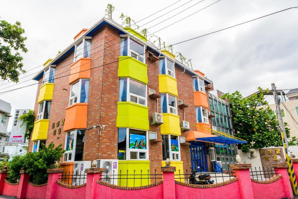 Owl Castle Bed & Breakfast Kota Hualien Bagian luar foto
