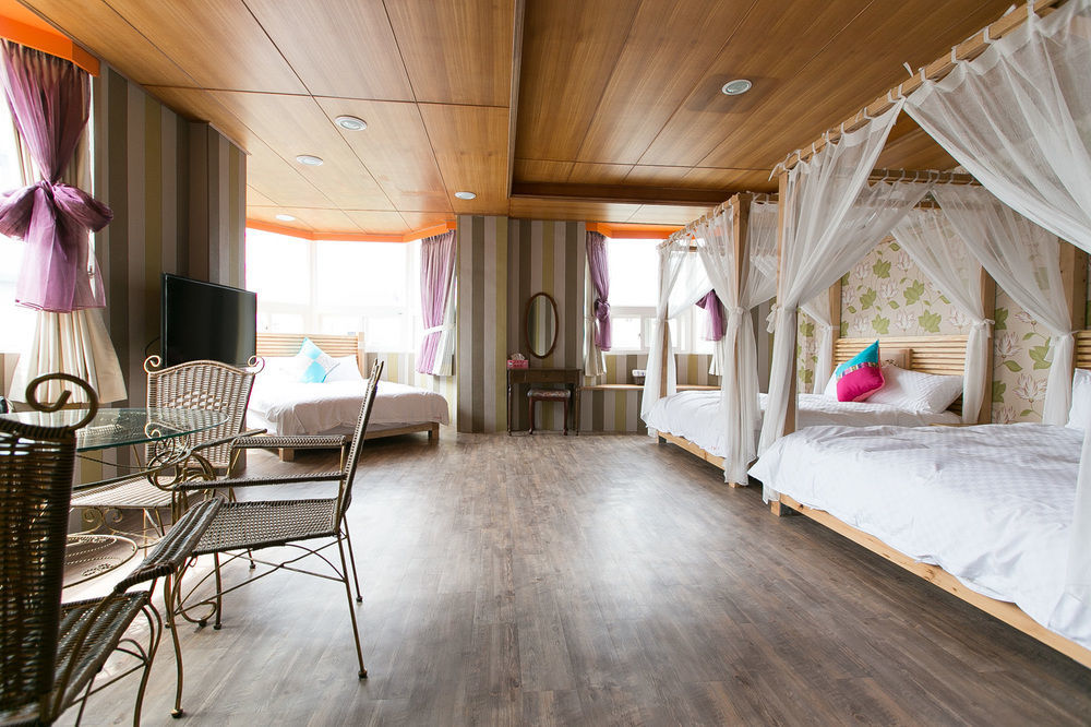 Owl Castle Bed & Breakfast Kota Hualien Bagian luar foto