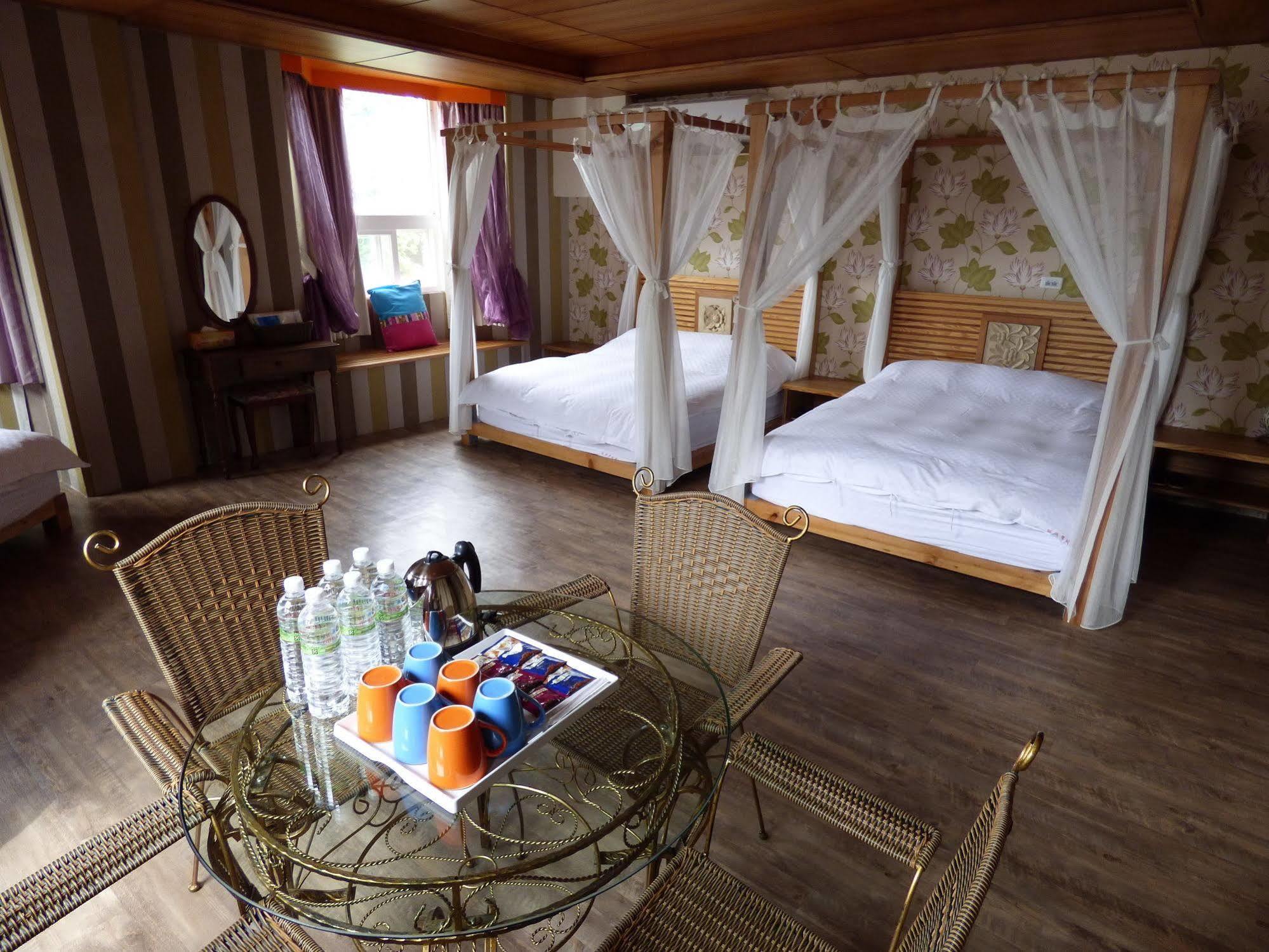 Owl Castle Bed & Breakfast Kota Hualien Bagian luar foto